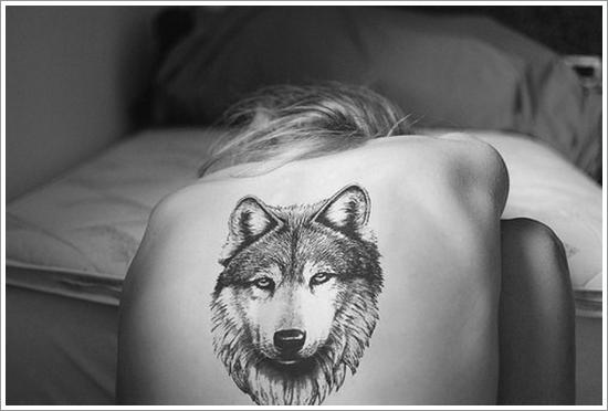 Freiheit, Wille und Hingabe - der Wert eines Tätowierungswolfs